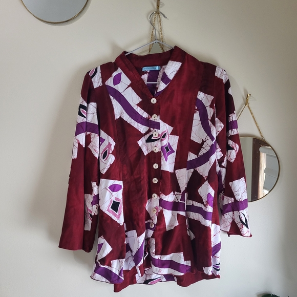 Stylish Women's Red and Purple Button-Up Top - Picture 2 of 13